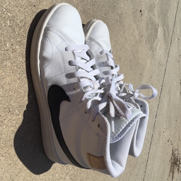 Nike blazers, slightly used, size 7 in women 5 in men’s - Picture 4 of 7